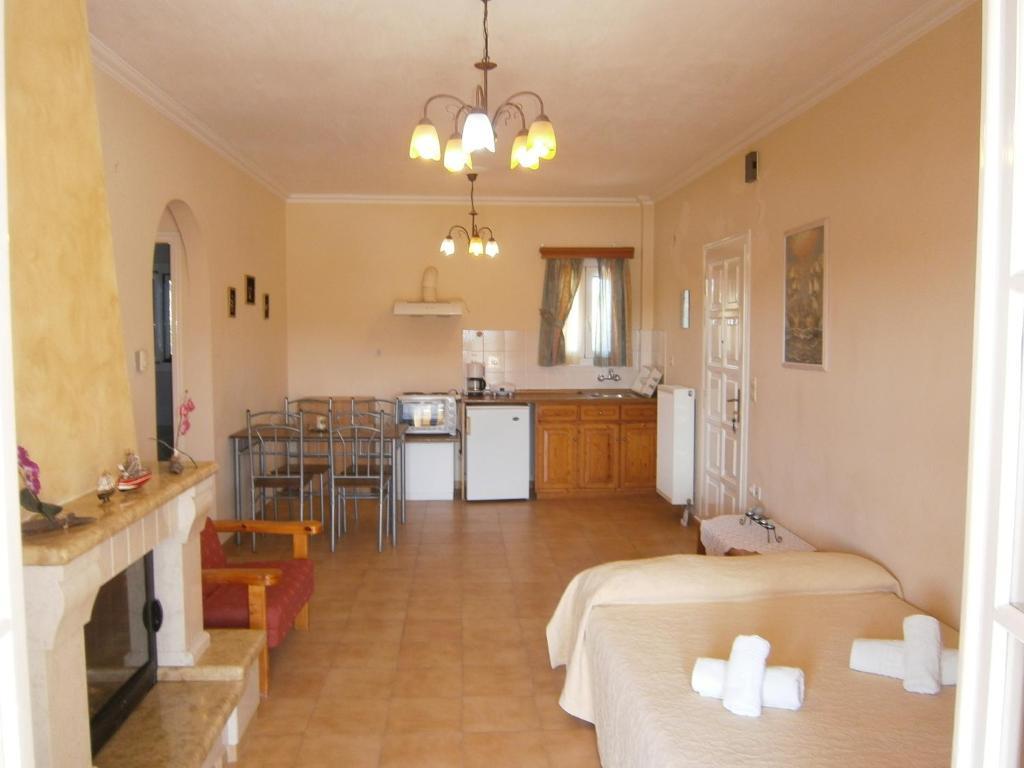 Athineos Apartments Kommeno  Oda fotoğraf